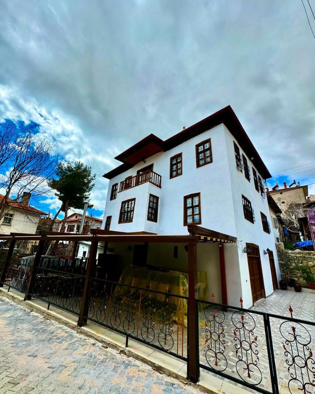 Ayten Hanim Konagi Karaman Esterno foto